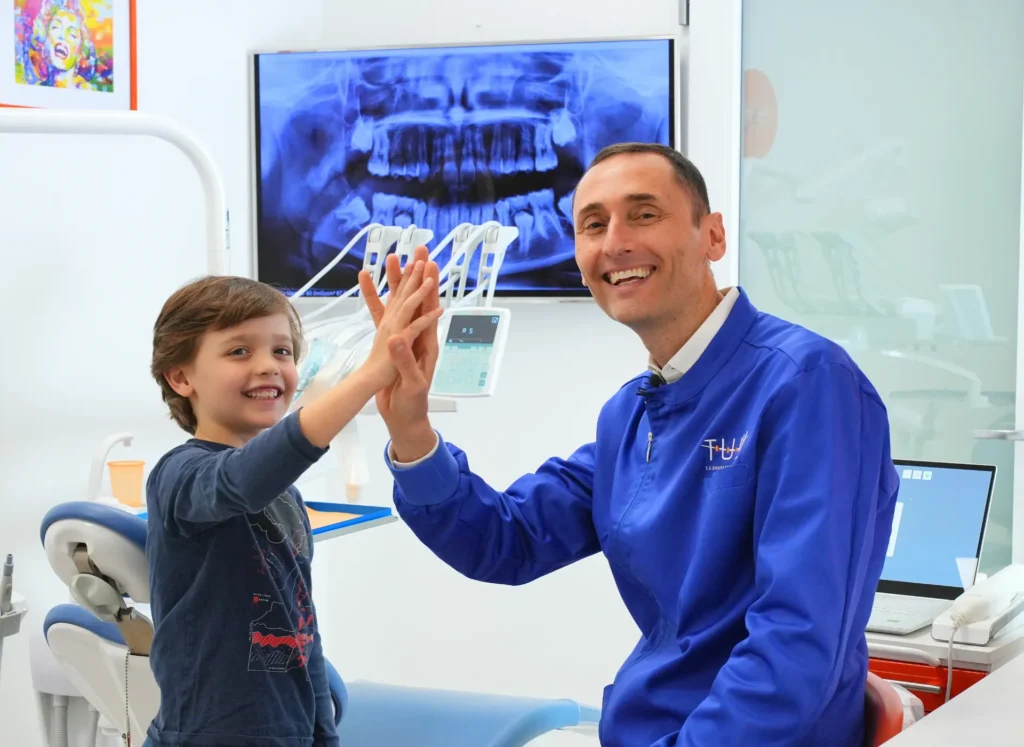 A che età mettere l’apparecchio ai denti?